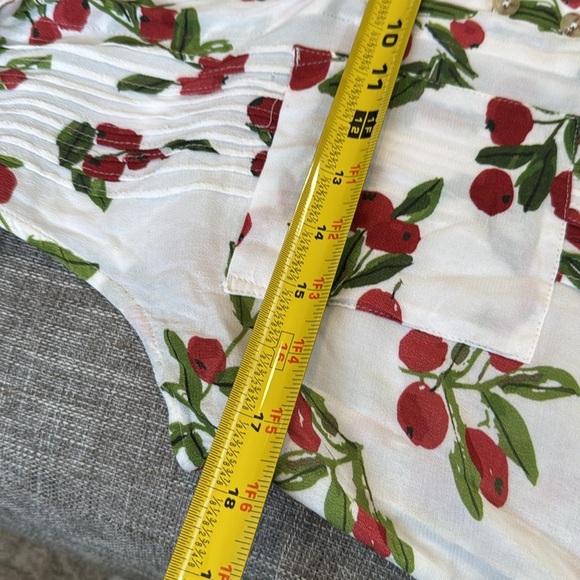 Anthropologie Red and White Sleeveless Blouse with Mandarin Collar - Picture 11 of 13